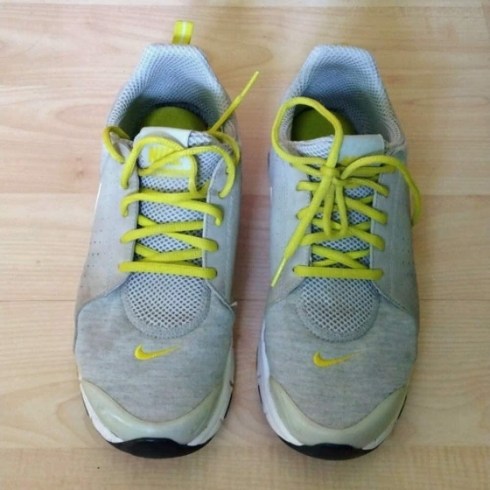 Nike In Season Grey and Green Runners | Size 9